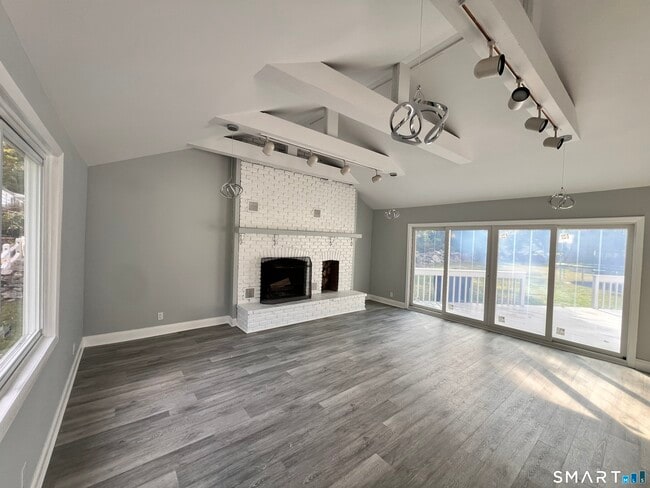 Building Photo - 267 Thunder Hill Dr