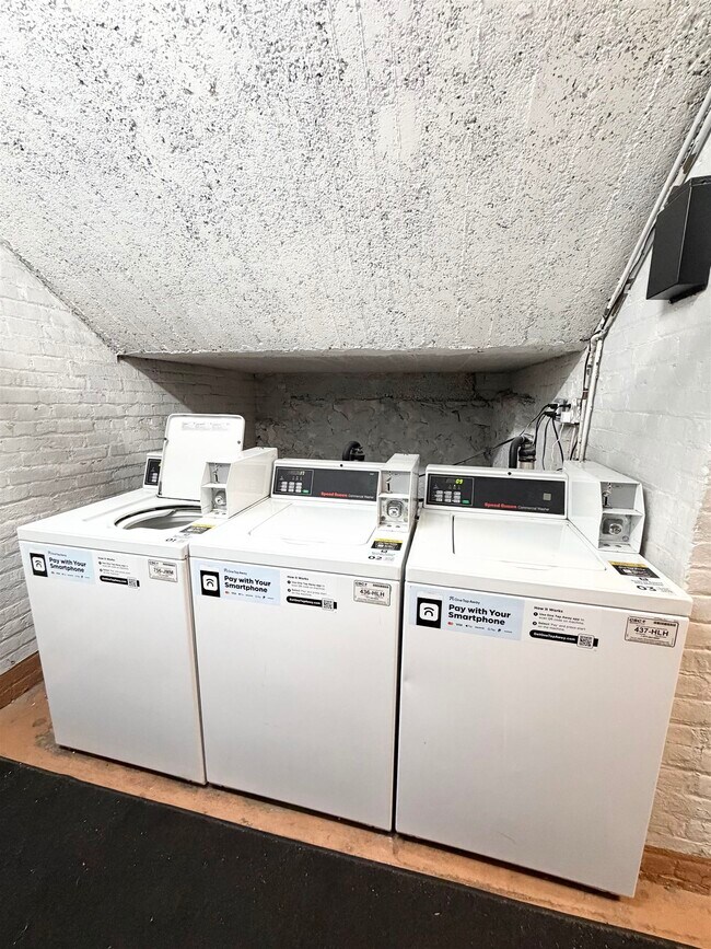 Building Photo - 3718 Park Ave