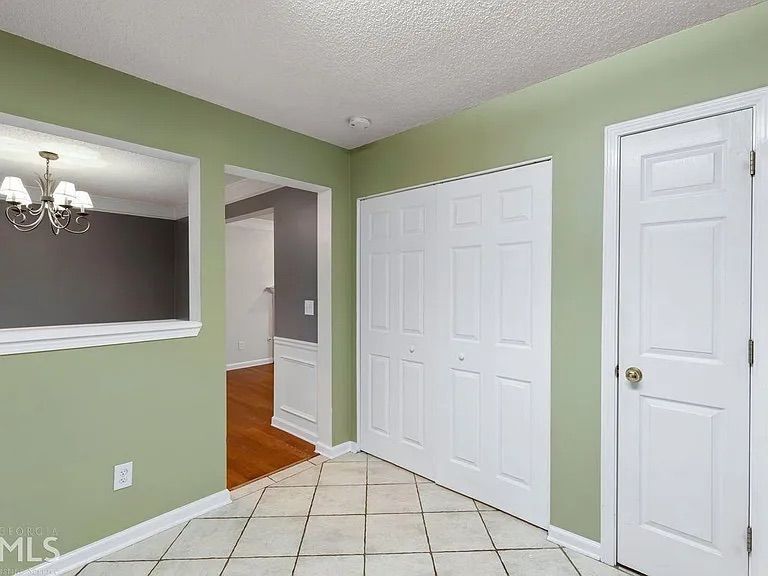 Building Photo - 2785 Northgate Way NW