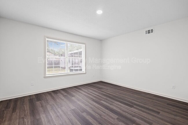 Building Photo - 6326 Thornfield Dr