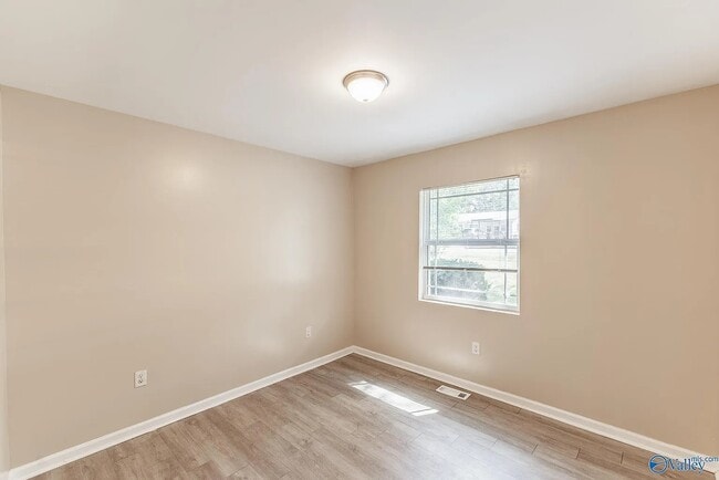 Building Photo - 3207 Delia Ln NW