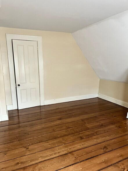 Bedroom - 136 E 9th St