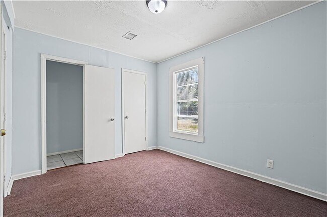 Building Photo - 2063 N Gimon Cir