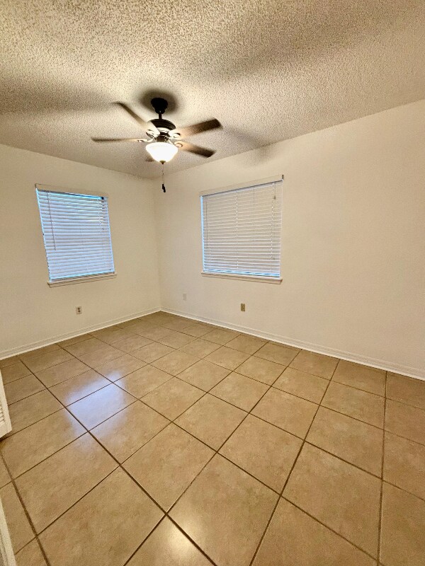 Building Photo - 24 Oriole Cir