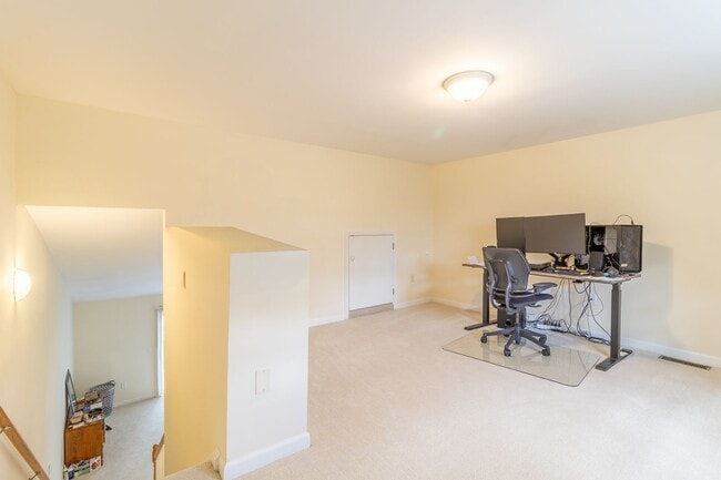 Building Photo - Spacious Luxury Multi Level, 2 Bedroom Condo