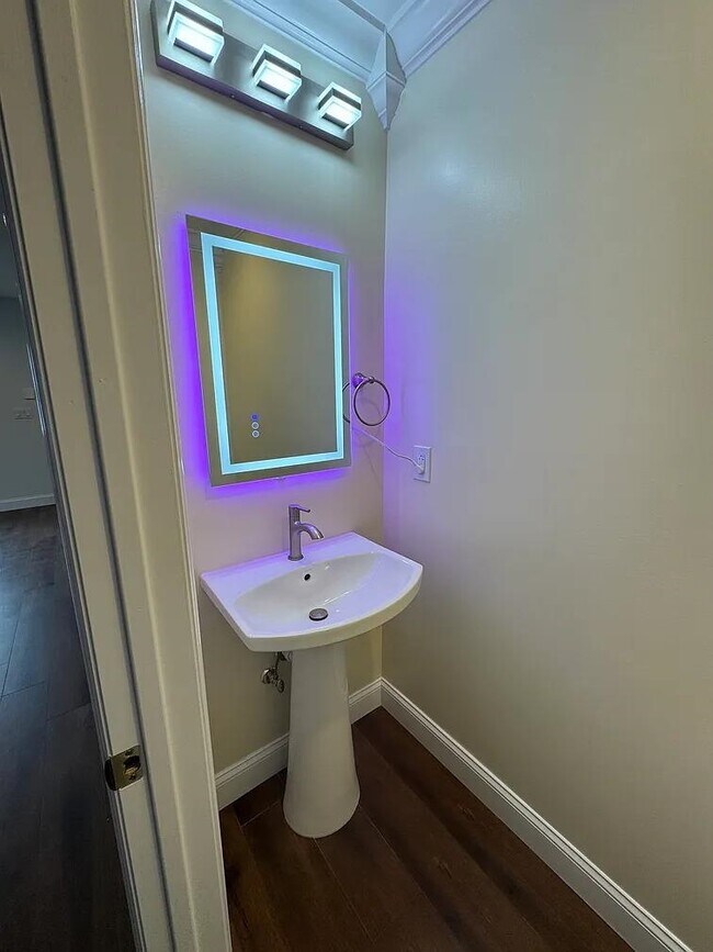 Building Photo - 79 Towers St