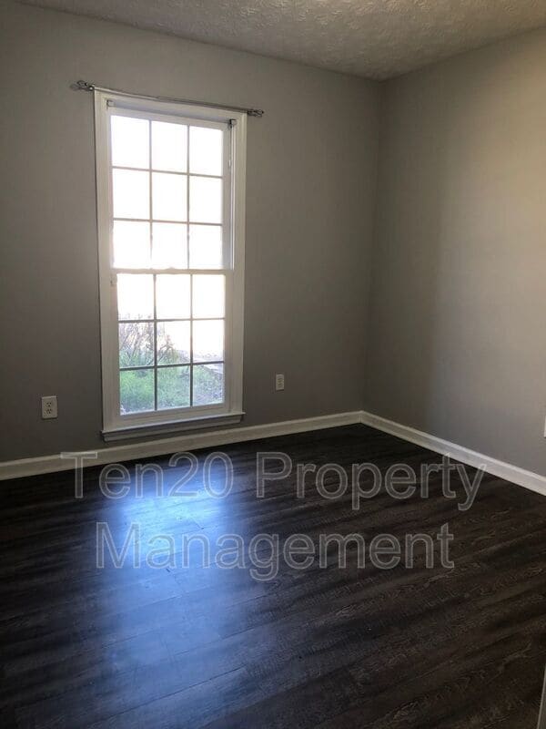 Building Photo - 6028 N Pointe Dr