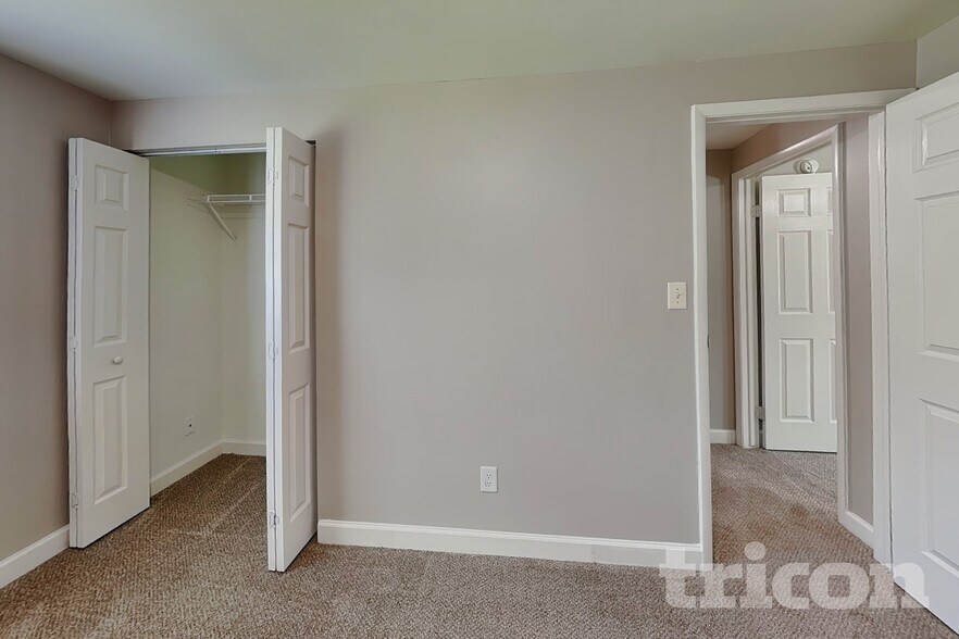 Building Photo - 3201 Berrybush Ct