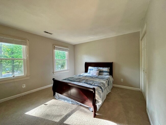 Building Photo - 805 De La Fayette Ct