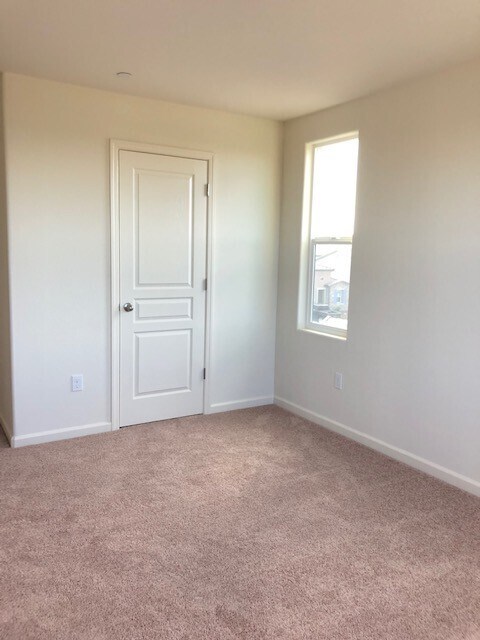 Building Photo - 4362 Strathmore Pl
