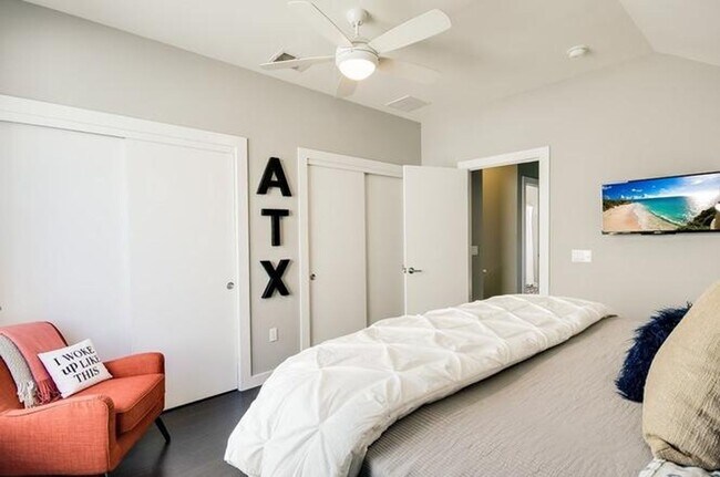 Building Photo - 5616 S 1st St