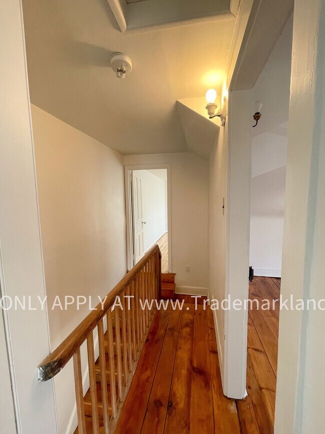 Building Photo - 763 Manor St