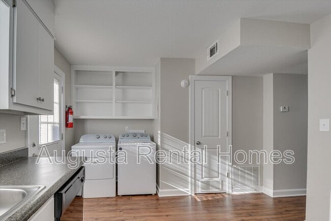 Building Photo - 4017-D Wheeler Woods Rd