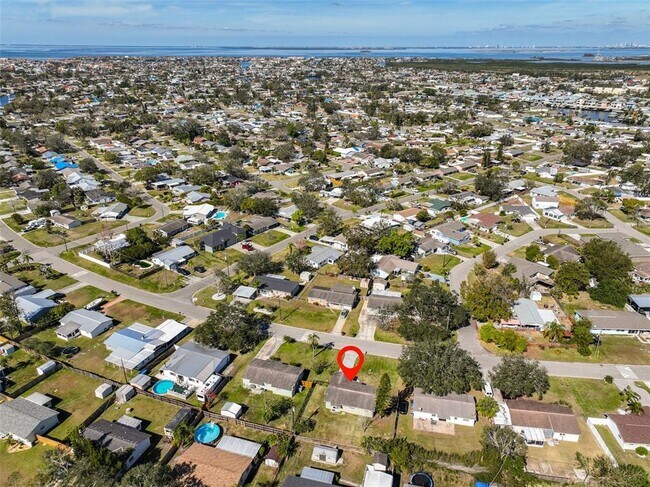 Building Photo - 6025 Florida Cir S