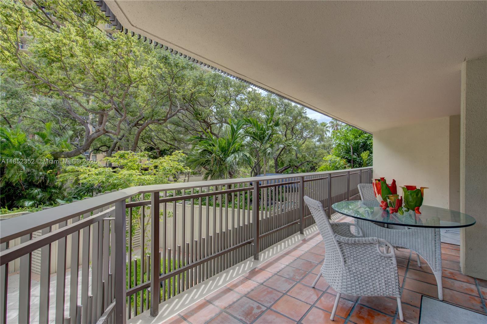 Building Photo - 2901 S Bayshore Dr