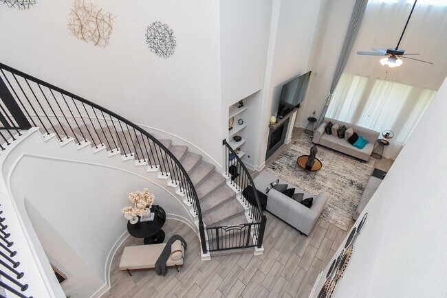 Building Photo - 823 Sarasota Shore Dr