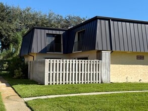 Building Photo - 2429 Waterside Dr