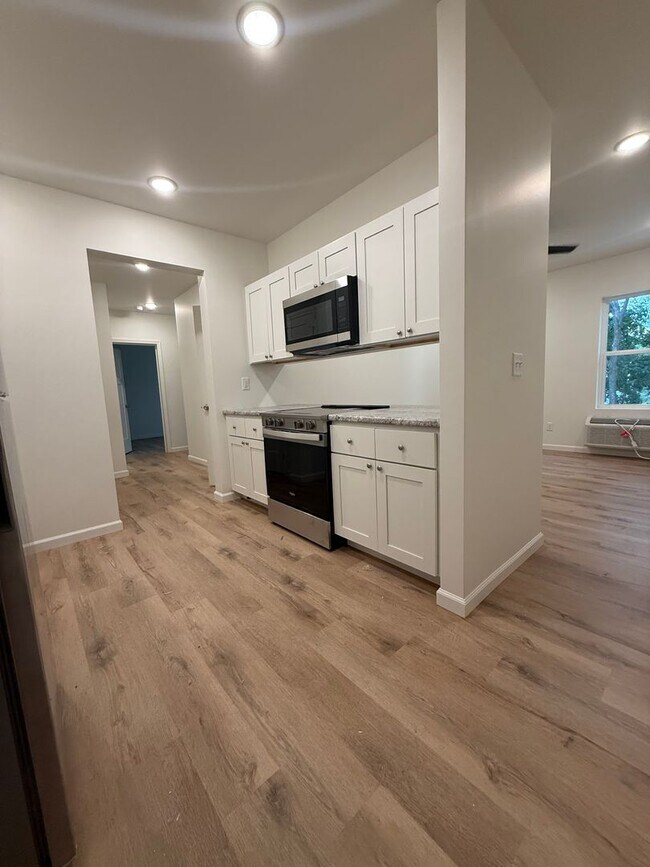 Building Photo - 4624 MO HIGHWAY 72  - Apt 7