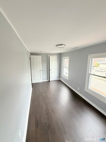Building Photo - 16 Daggett St