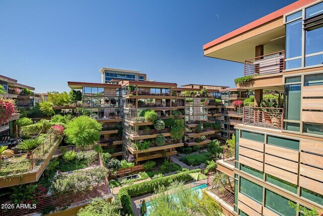 Building Photo - 7131 E Rancho Vista Dr