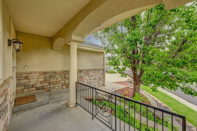 Building Photo - 5 bedroom, 4 1/2 bath, with 3 car garage in Cherry Creek School District