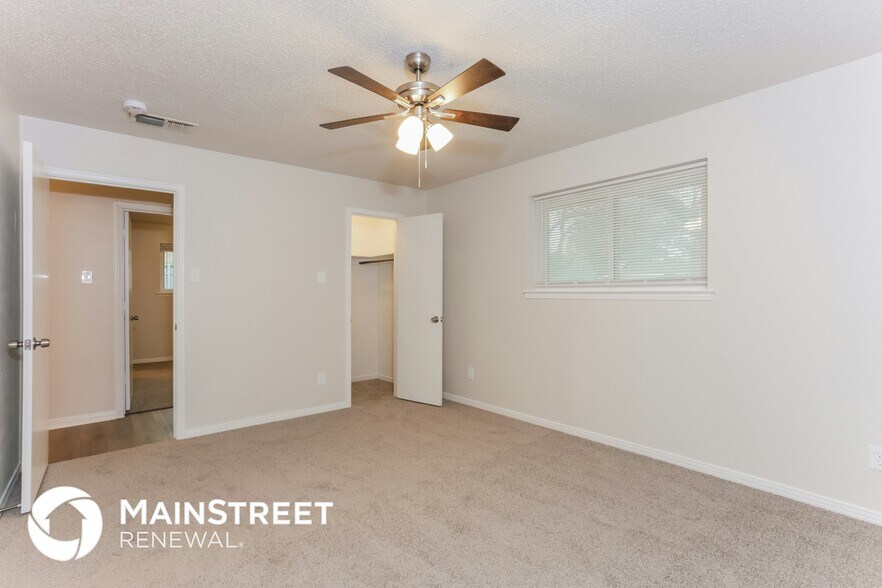 Building Photo - 328 Bennett Cir