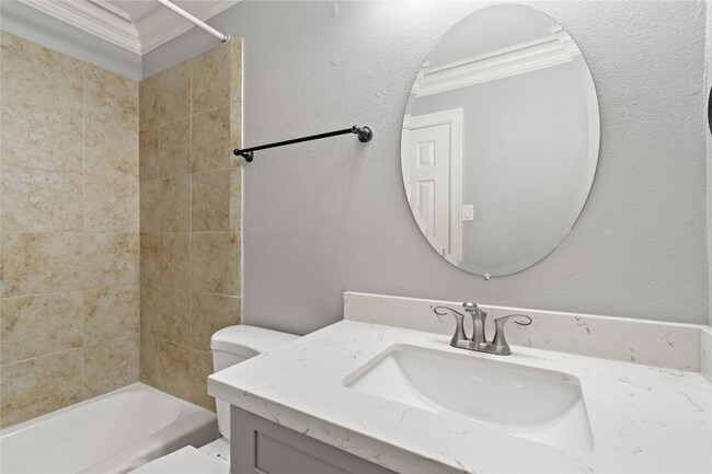 Building Photo - 5806 Ludington Dr