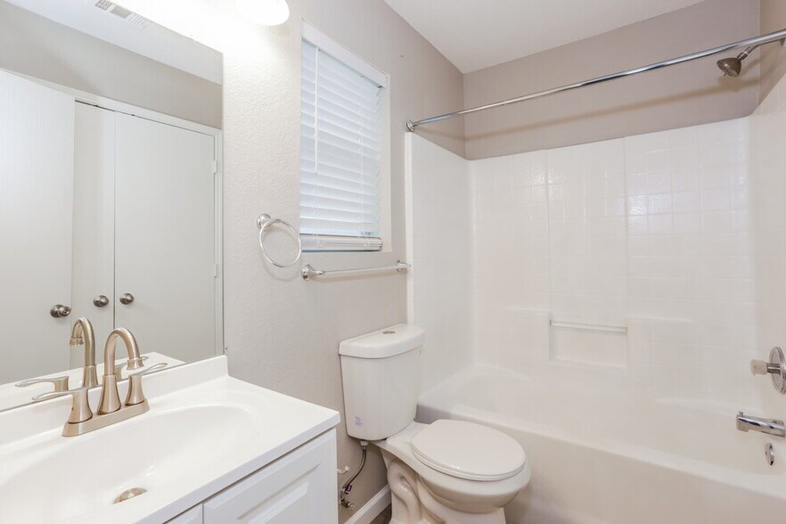 Building Photo - 3148 Heritage Ln