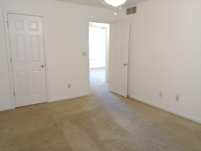 Building Photo - 3527 Prescott Dr