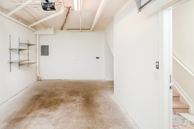 Building Photo - 4020 Grande Vista Blvd