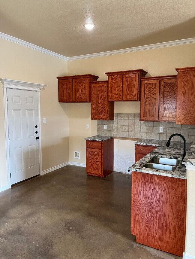 Building Photo - 215 W Dunn Ave