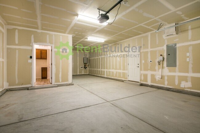 Building Photo - CALL US TODAY AT (505) 808-6467 TO SCHEDUL...