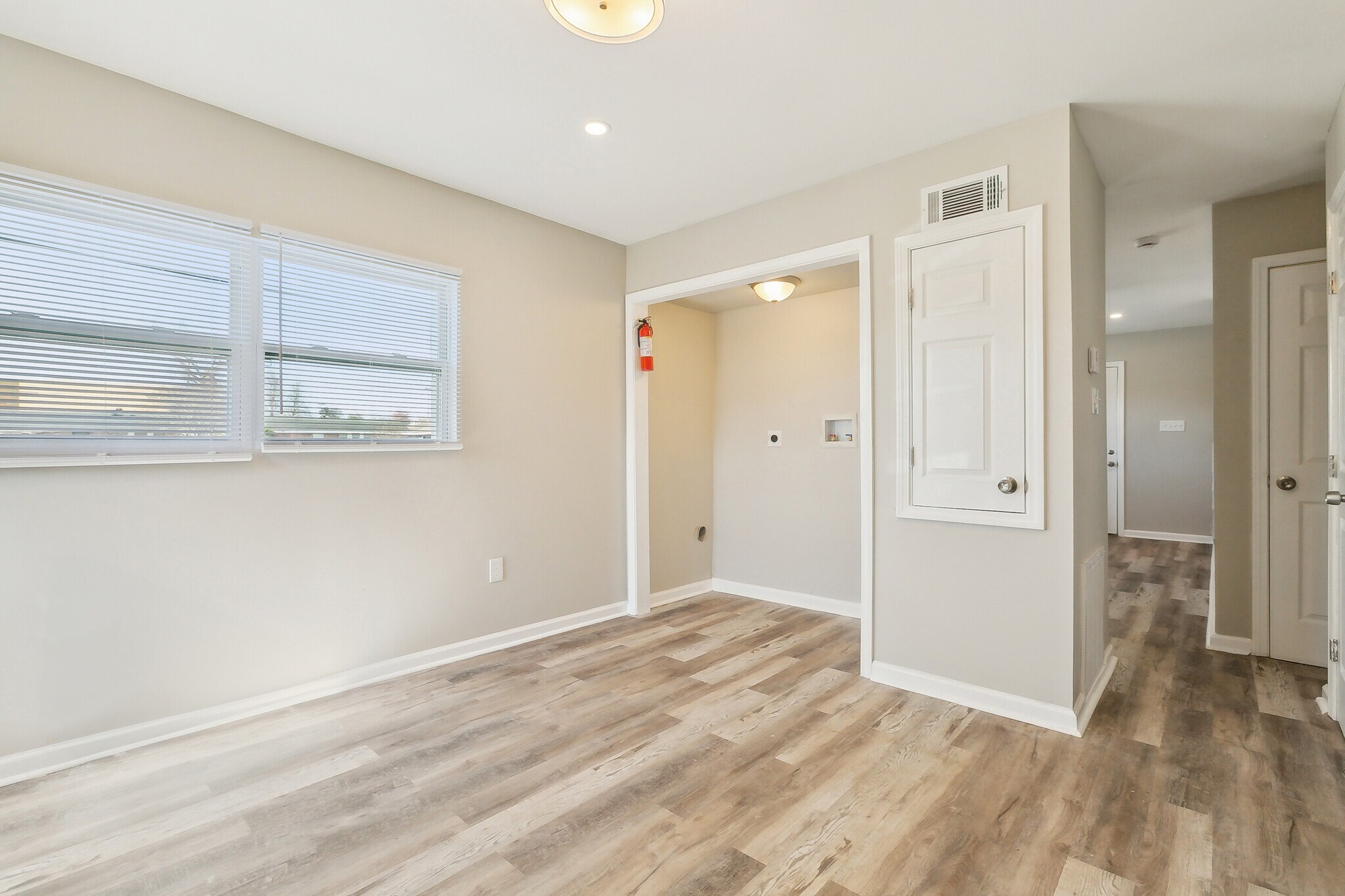 Building Photo - 1124 Tallow Tree Ln