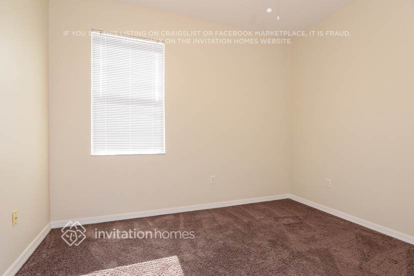 Building Photo - 3231 70th Ct E