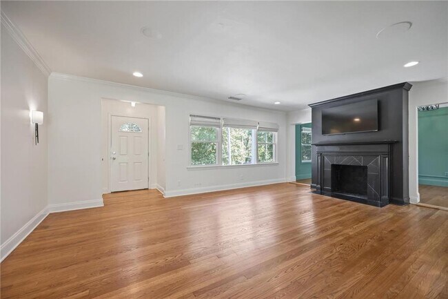 Building Photo - 2134 Beecher Cir SW