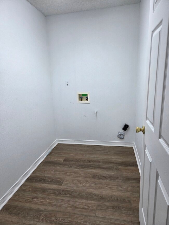 Building Photo - 1953 Gulf Bay Ln