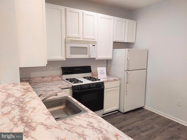 Building Photo - 8709 Spring Brook Way