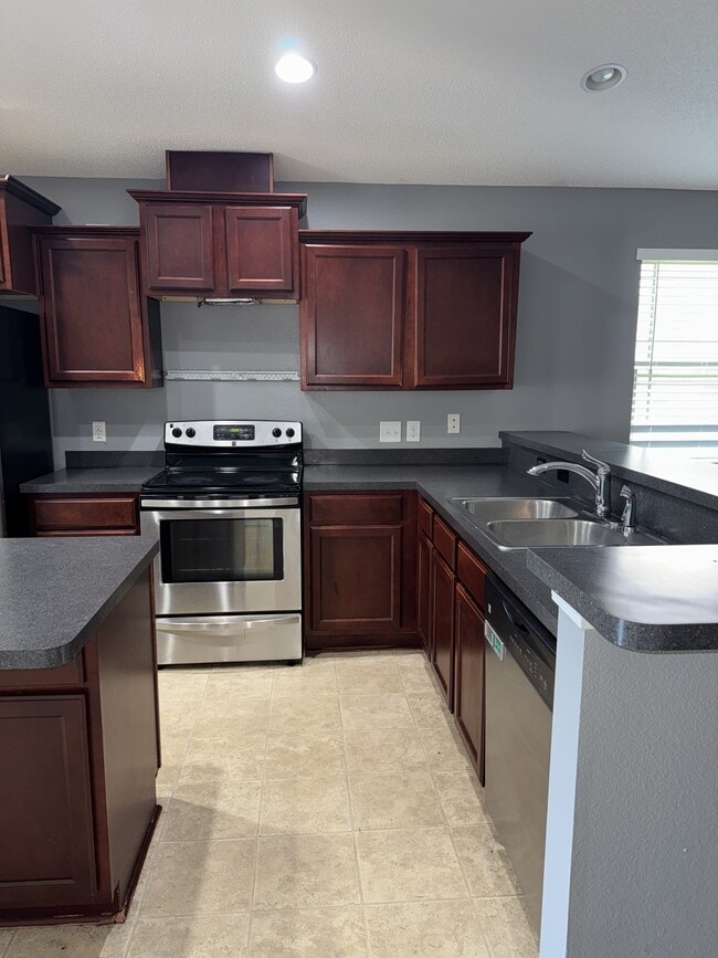 Building Photo - 686 Mozingo Ln