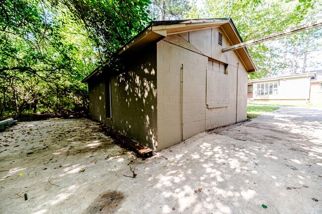 Building Photo - 3226 Hawkins Ave