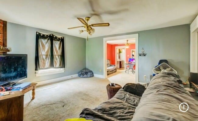 Building Photo - 205 W Fulton St