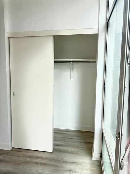 2nd Bedroom Closet - 425 W Beech St
