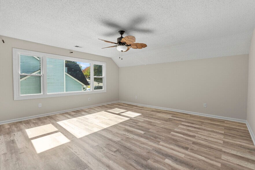 Building Photo - 241 Friarsgate Blvd