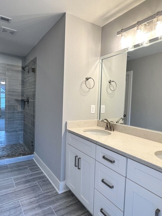 Building Photo - For Lease - 3 Bed, 2.5 Bath, 1515sqft Townhome, Lebanon, TN