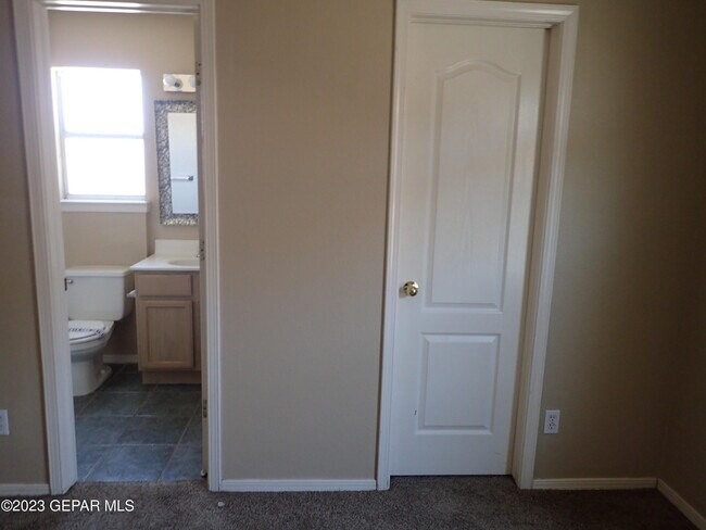 Building Photo - 3516 Tierra Plata Dr