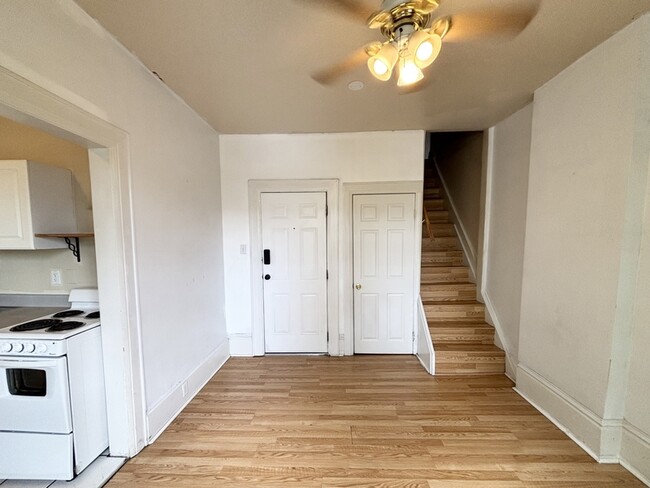 Building Photo - 514 E 500 S