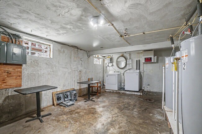 Building Photo - 3635 Northdale Pl
