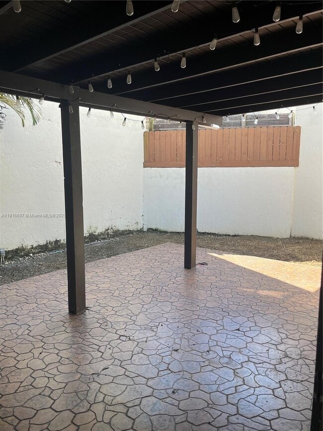 Building Photo - 9722 NW 6th Ln