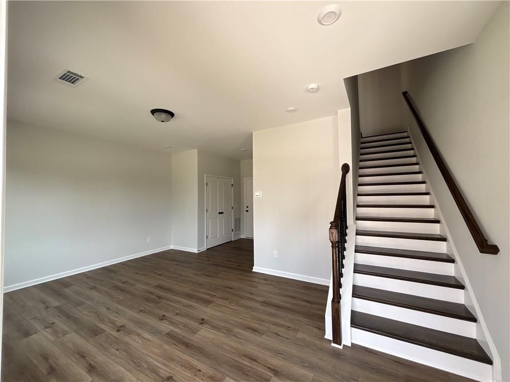 Building Photo - 3049 Beacon Bend Xing