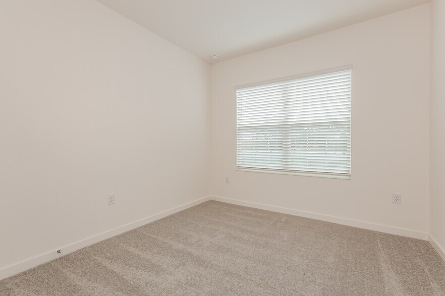 Building Photo - 1456 Tristar Dr