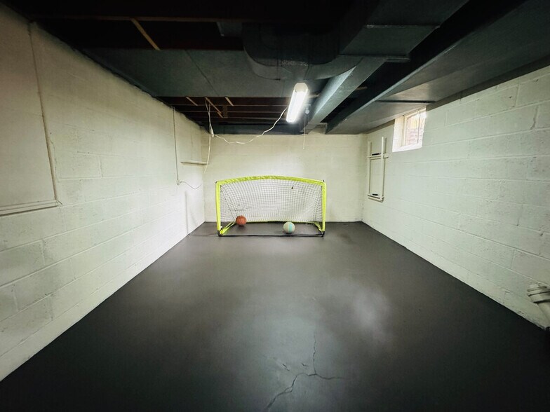 Building Photo - 15681 Wyatt Rd